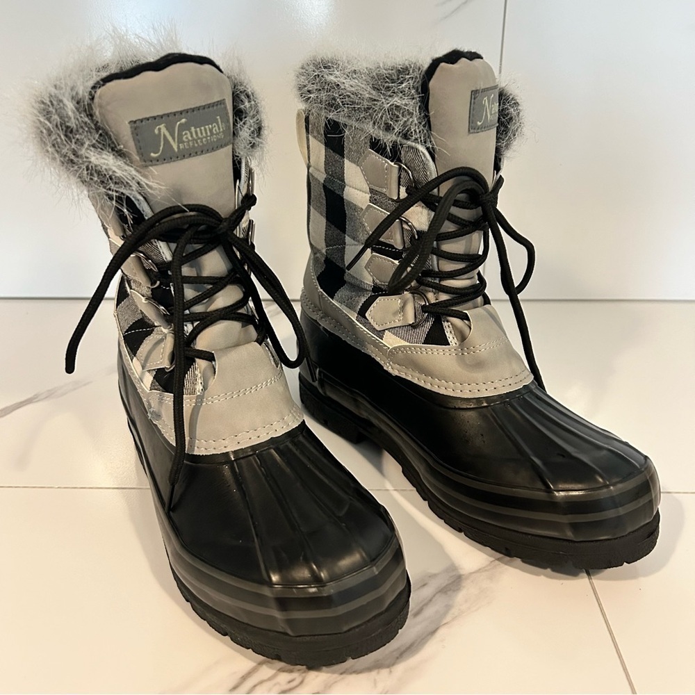 Natural-reflections Women's Black and Grey Boots Size 9